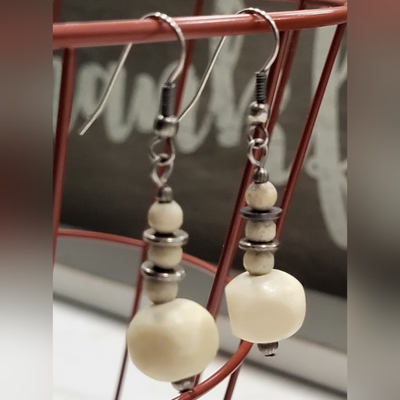 Bohemian style dangle/drop earrings - Picture 3 of 11